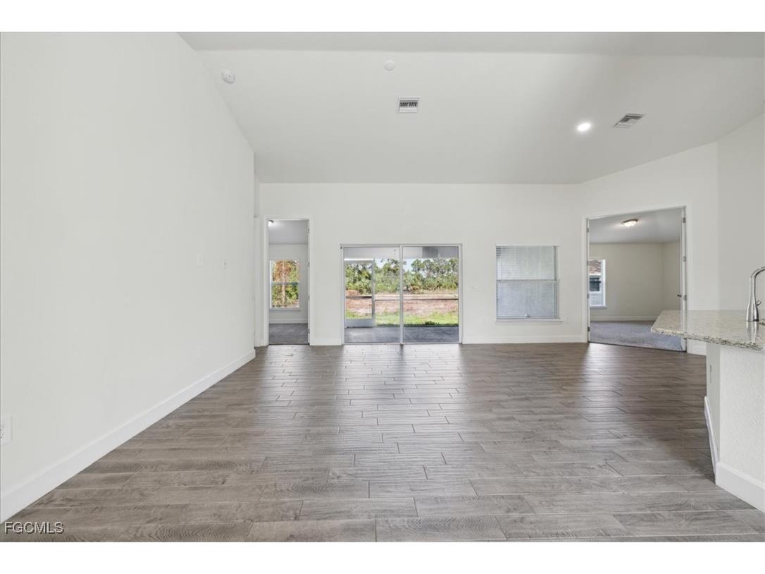 2914 Flora Avenue N Lehigh Acres FL 33971 2025019664 image6