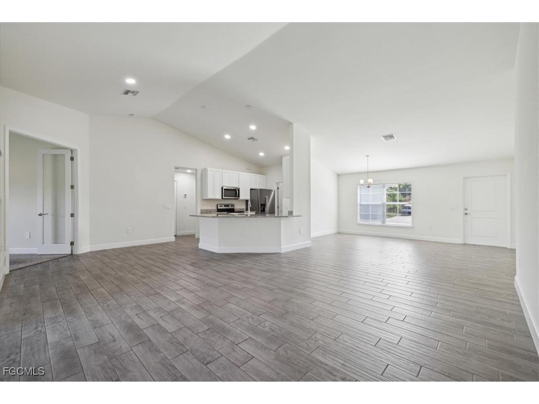 2914 Flora Avenue N Lehigh Acres FL 33971 2025019664 image8