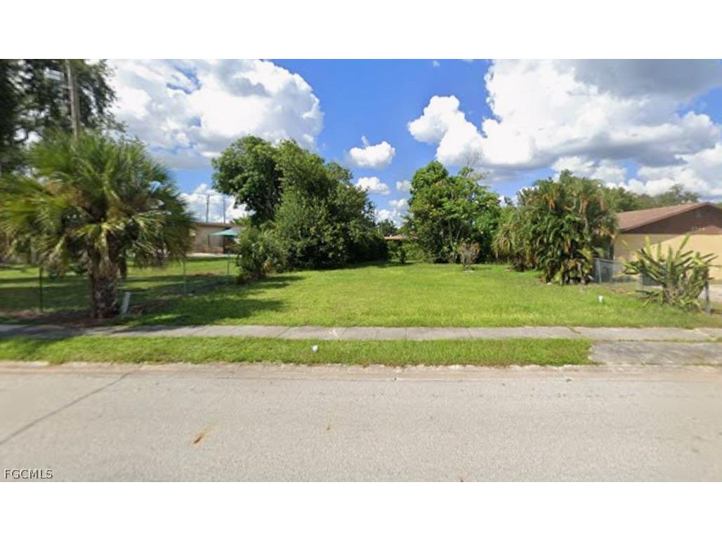 2915 Price Avenue Fort Myers FL 33916 2026008057 image1