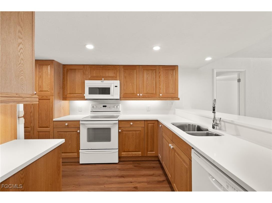 2915 W Gulf Drive #A201 Sanibel FL 33957 2025019104 image10