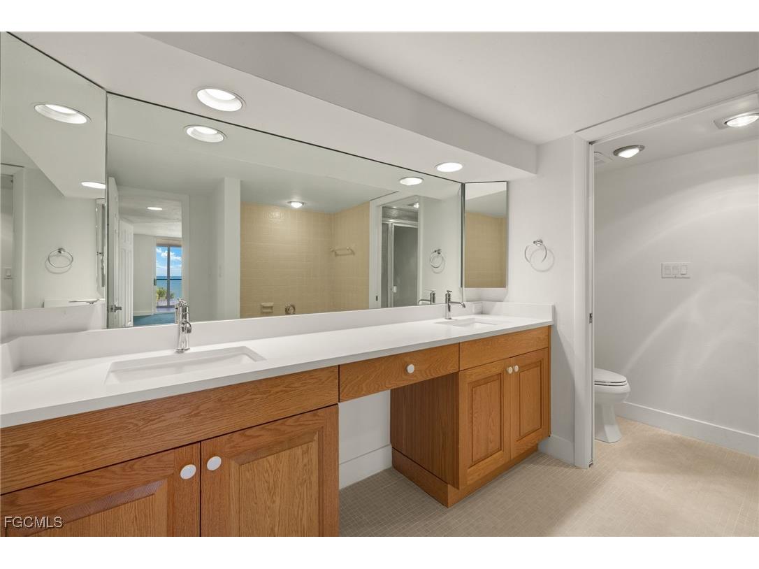 2915 W Gulf Drive #A201 Sanibel FL 33957 2025019104 image17