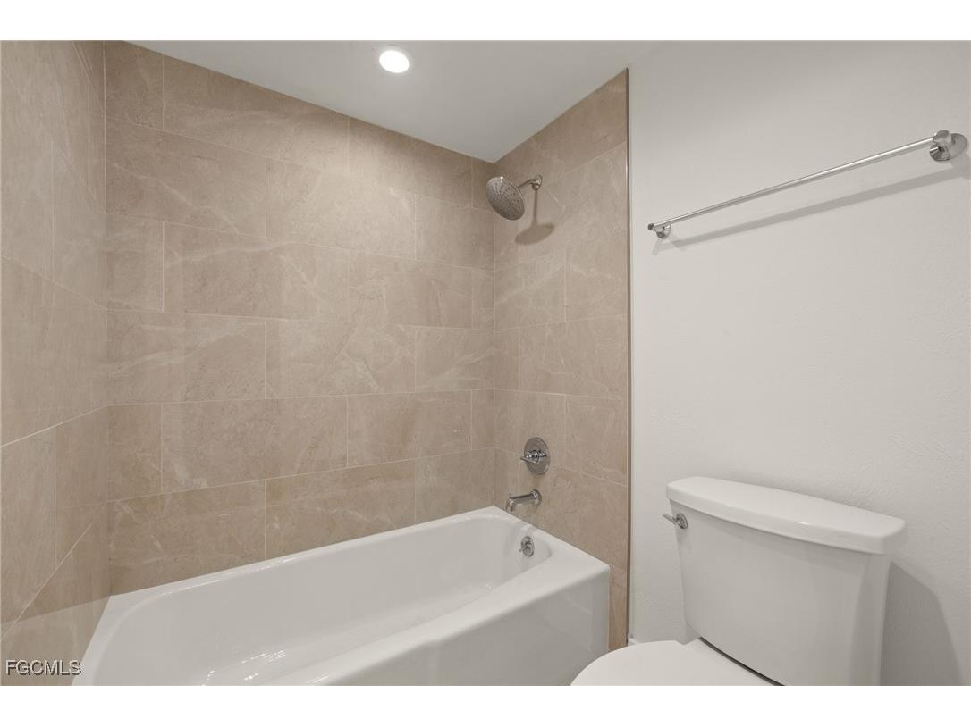 2915 W Gulf Drive #A201 Sanibel FL 33957 2025019104 image23