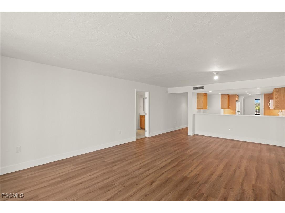 2915 W Gulf Drive #A201 Sanibel FL 33957 2025019104 image5