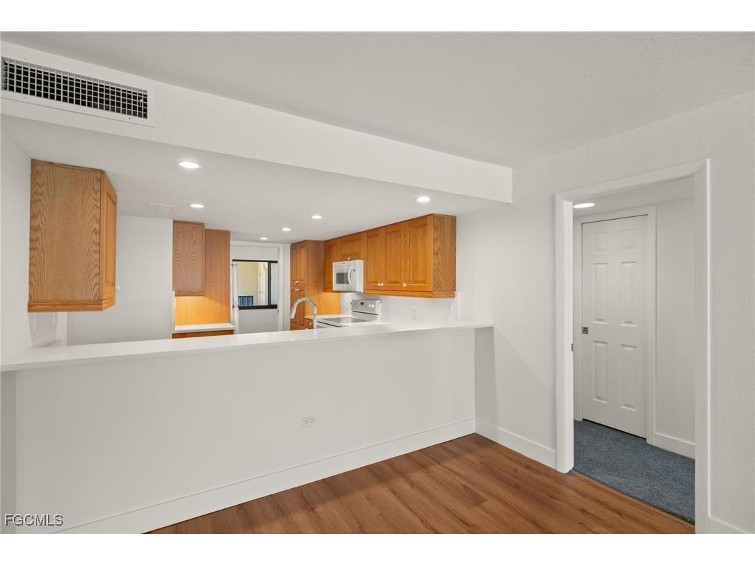 2915 W Gulf Drive #A201 Sanibel FL 33957 2025019104 image7