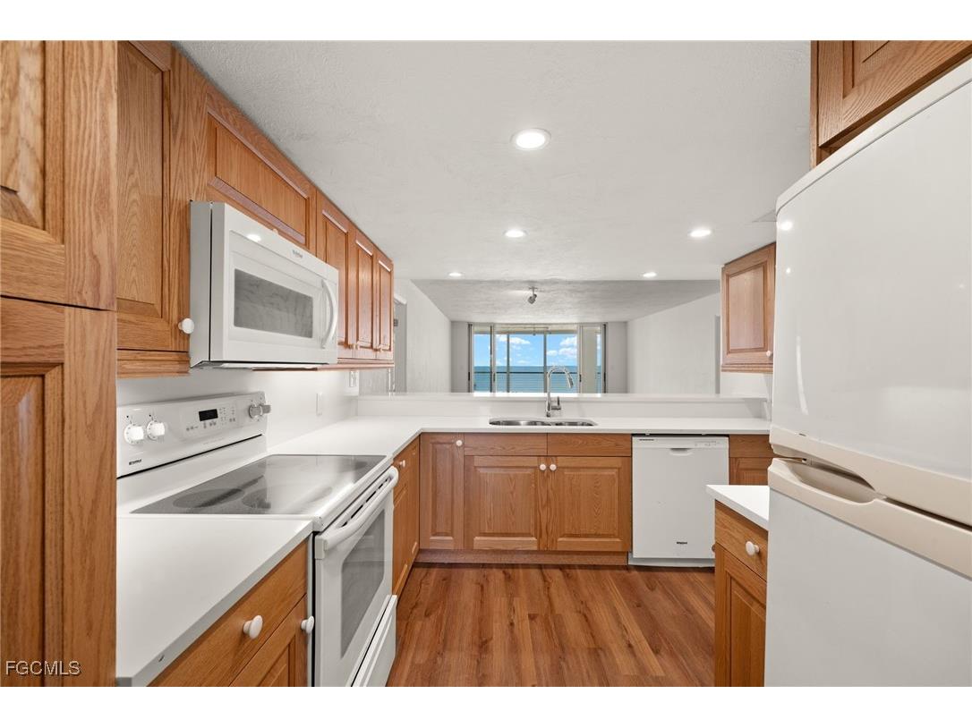 2915 W Gulf Drive #A201 Sanibel FL 33957 2025019104 image8