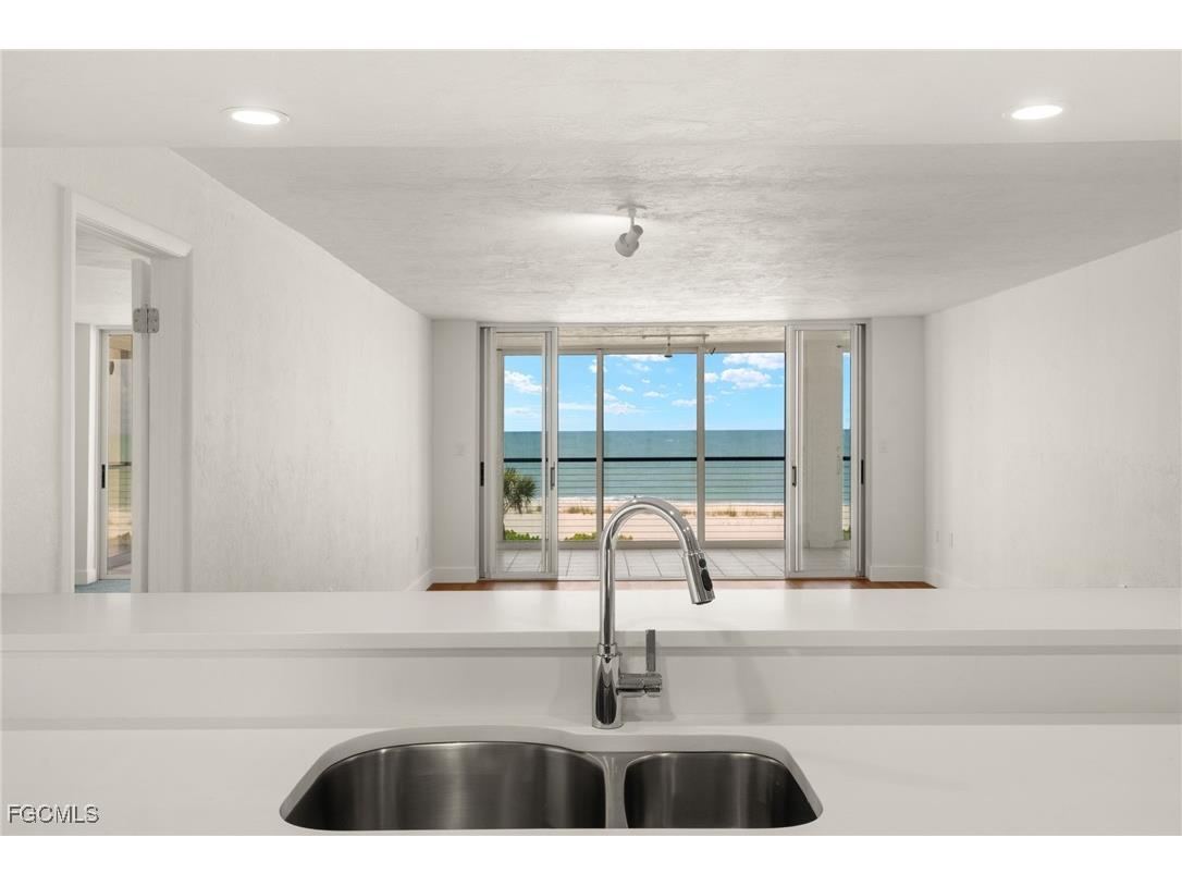 2915 W Gulf Drive #A201 Sanibel FL 33957 2025019104 image9