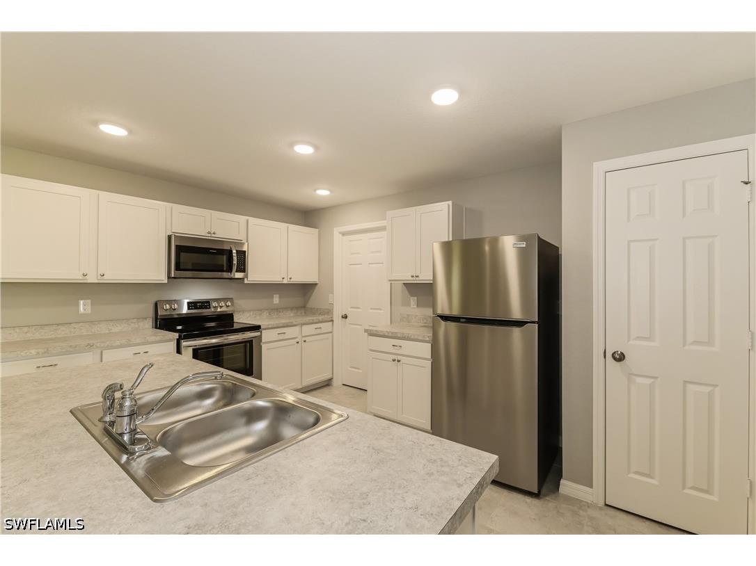 2916 42nd Street SW Lehigh Acres FL 33976 226018326 image6
