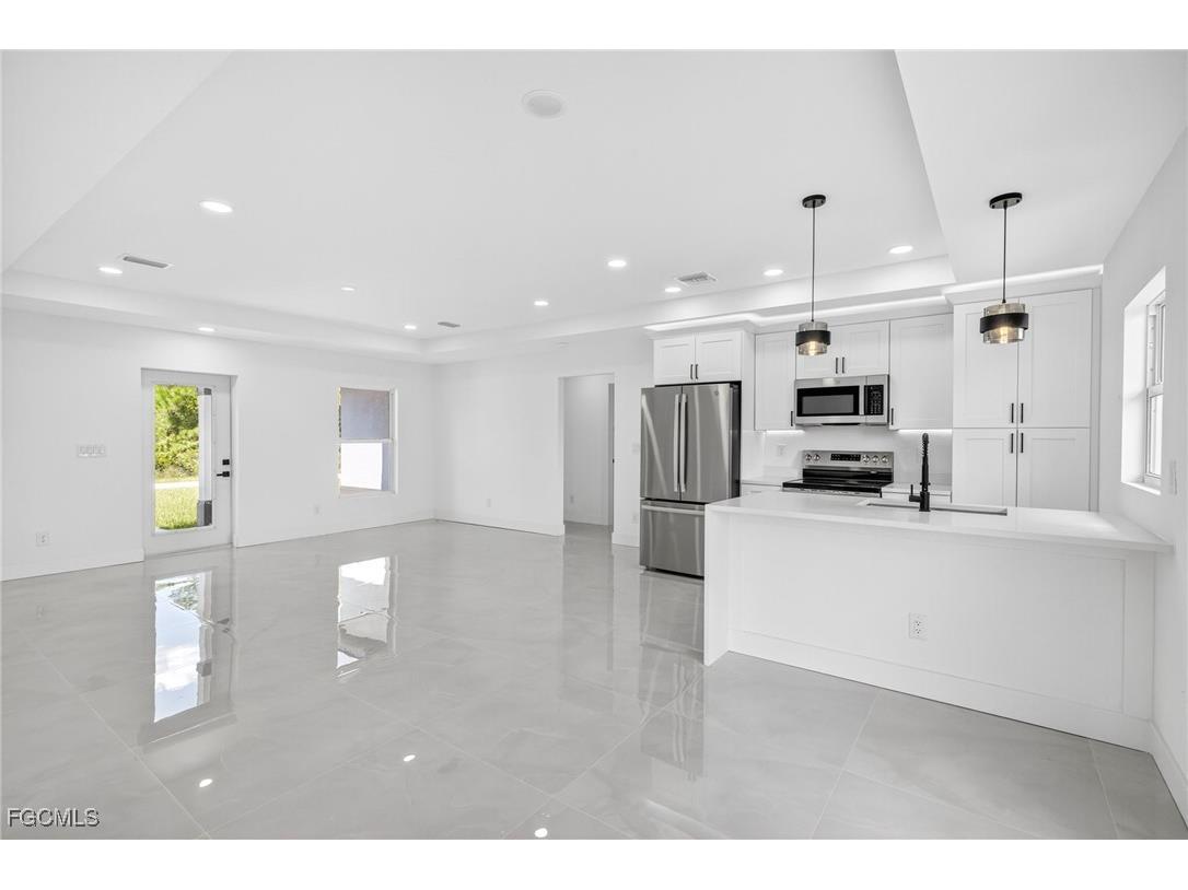 2916 Dora Avenue N Lehigh Acres FL 33971 2025014493 image19