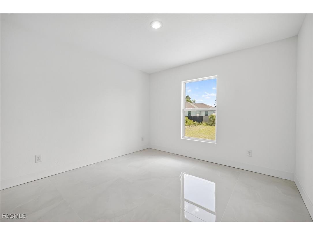 2916 Dora Avenue N Lehigh Acres FL 33971 2025014493 image25