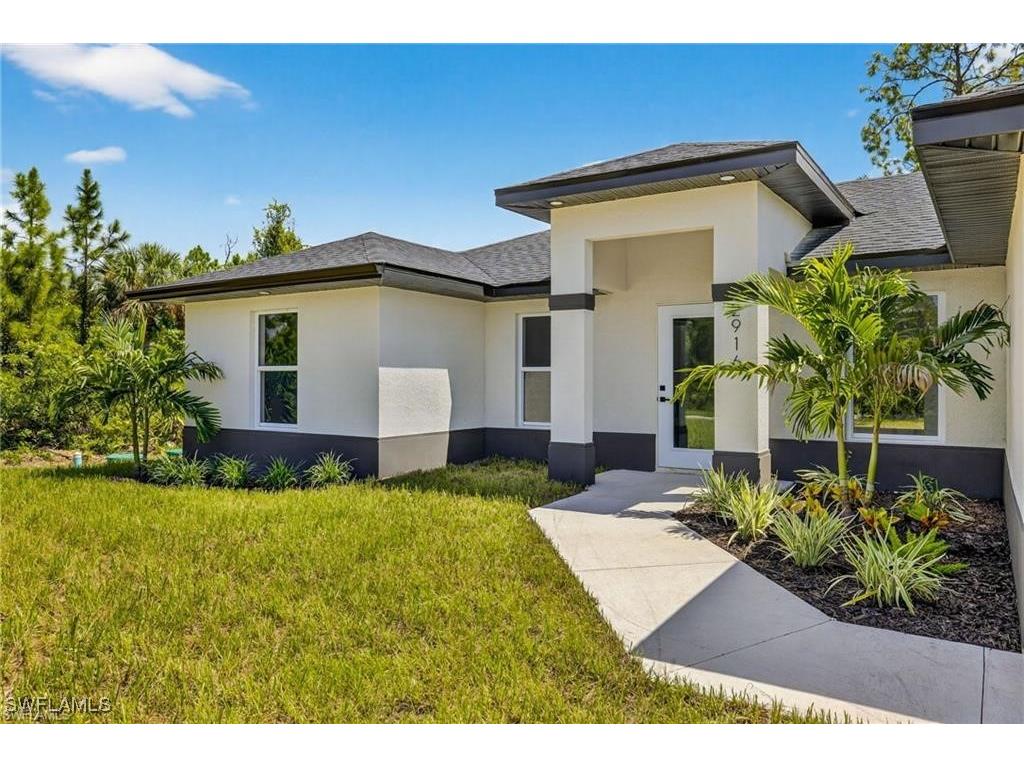 2916 Dora Avenue N Lehigh Acres FL 33971 225080491 image1
