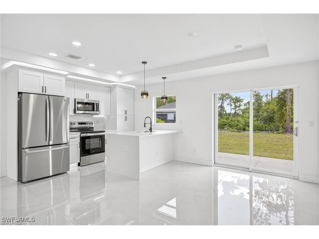 2916 Dora Avenue N Lehigh Acres FL 33971 225080491 image5