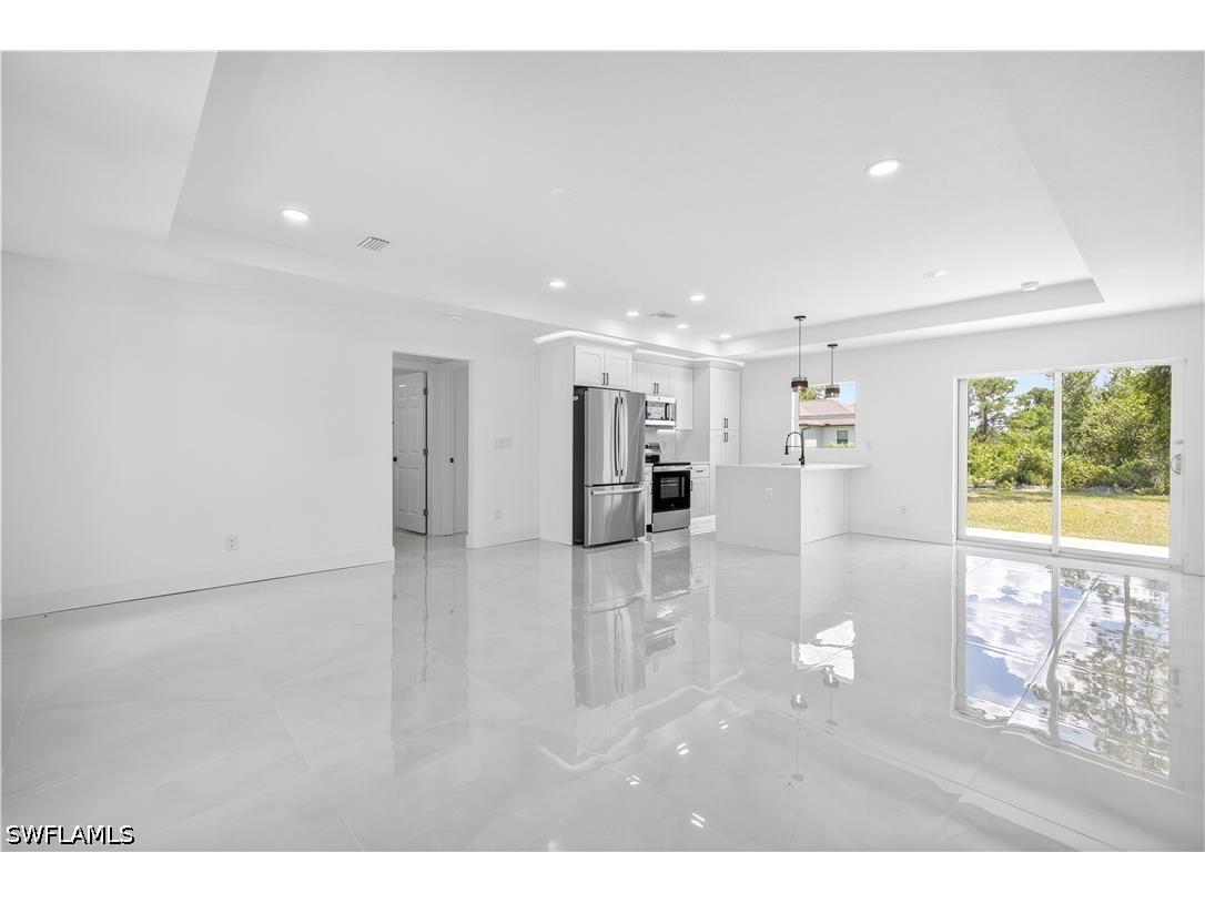 2916 Dora Avenue N Lehigh Acres FL 33971 226019400 image4