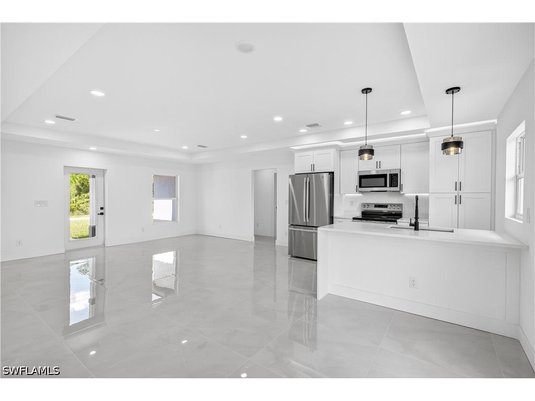 2916 Dora Avenue N Lehigh Acres FL 33971 226019400 image8
