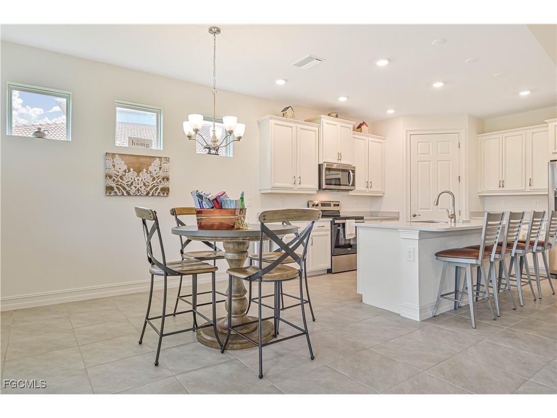 2916 Royal Gardens Avenue Fort Myers FL 33916 2025008671 image10