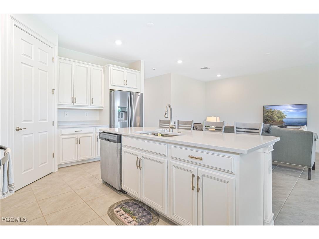 2916 Royal Gardens Avenue Fort Myers FL 33916 2025008671 image11