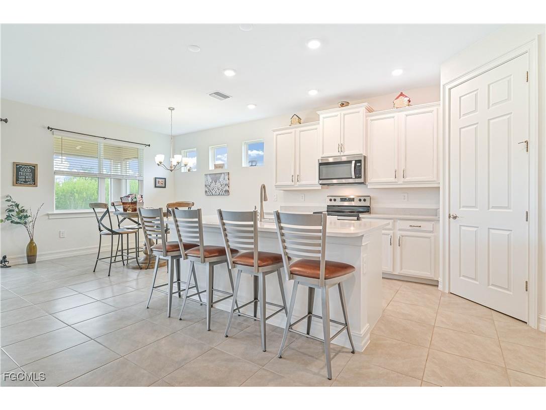 2916 Royal Gardens Avenue Fort Myers FL 33916 2025008671 image12