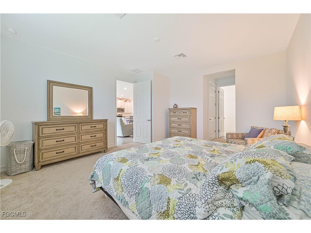 2916 Royal Gardens Avenue Fort Myers FL 33916 2025008671 image14