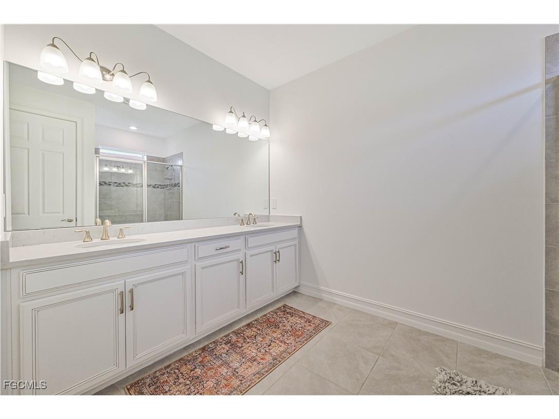 2916 Royal Gardens Avenue Fort Myers FL 33916 2025008671 image15