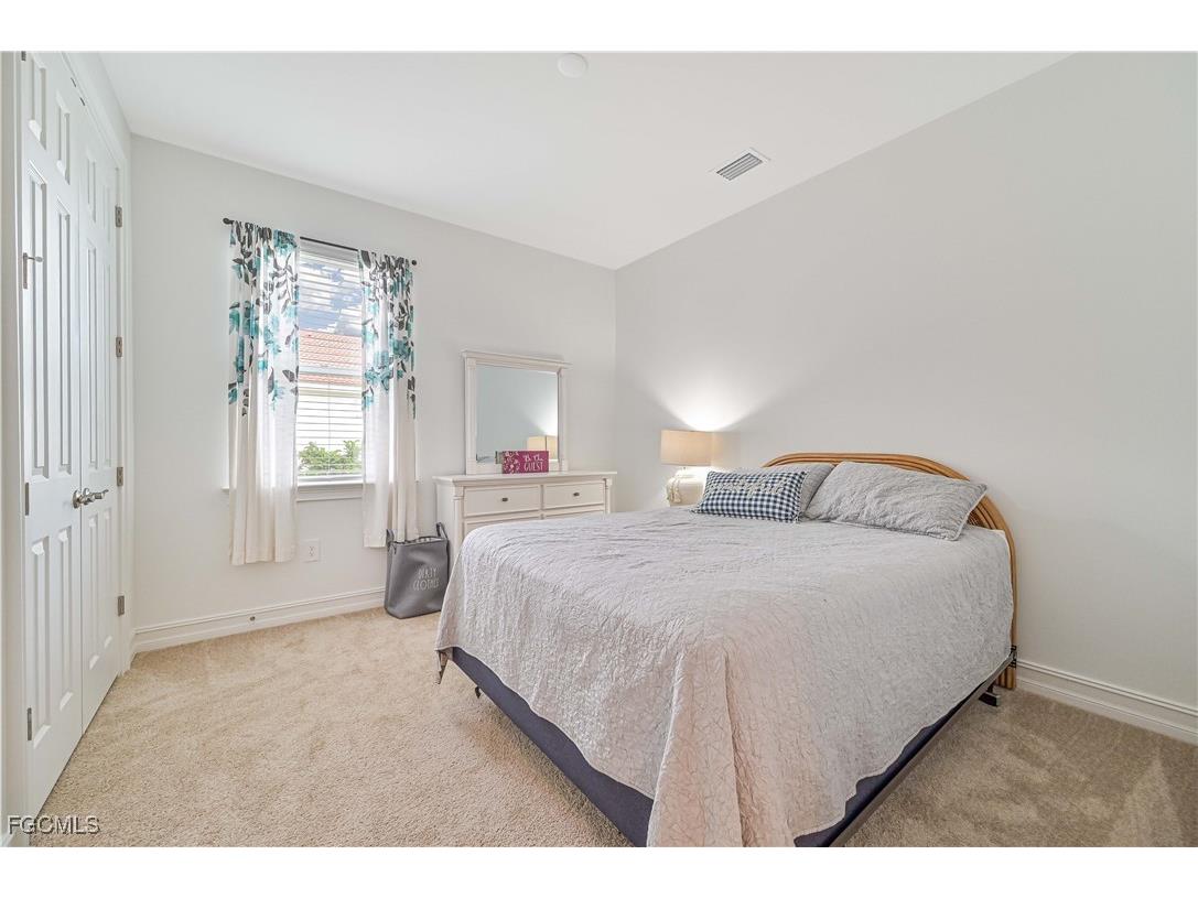 2916 Royal Gardens Avenue Fort Myers FL 33916 2025008671 image17