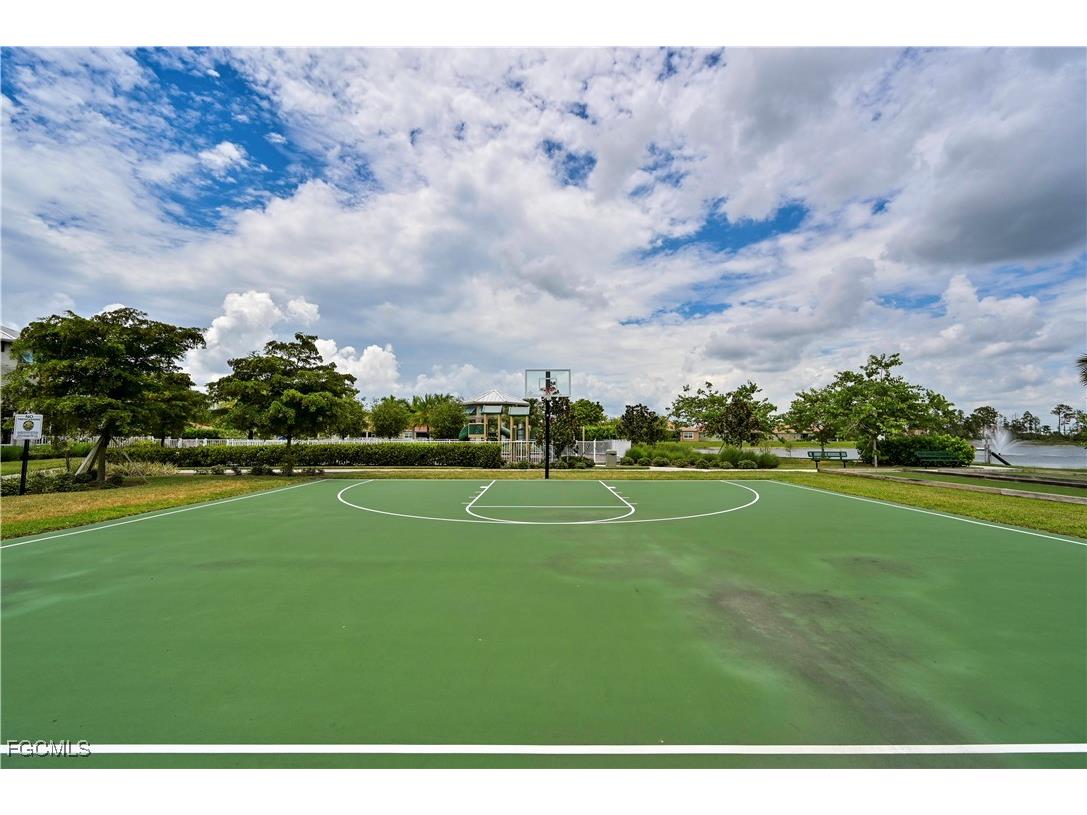 2916 Royal Gardens Avenue Fort Myers FL 33916 2025008671 image23