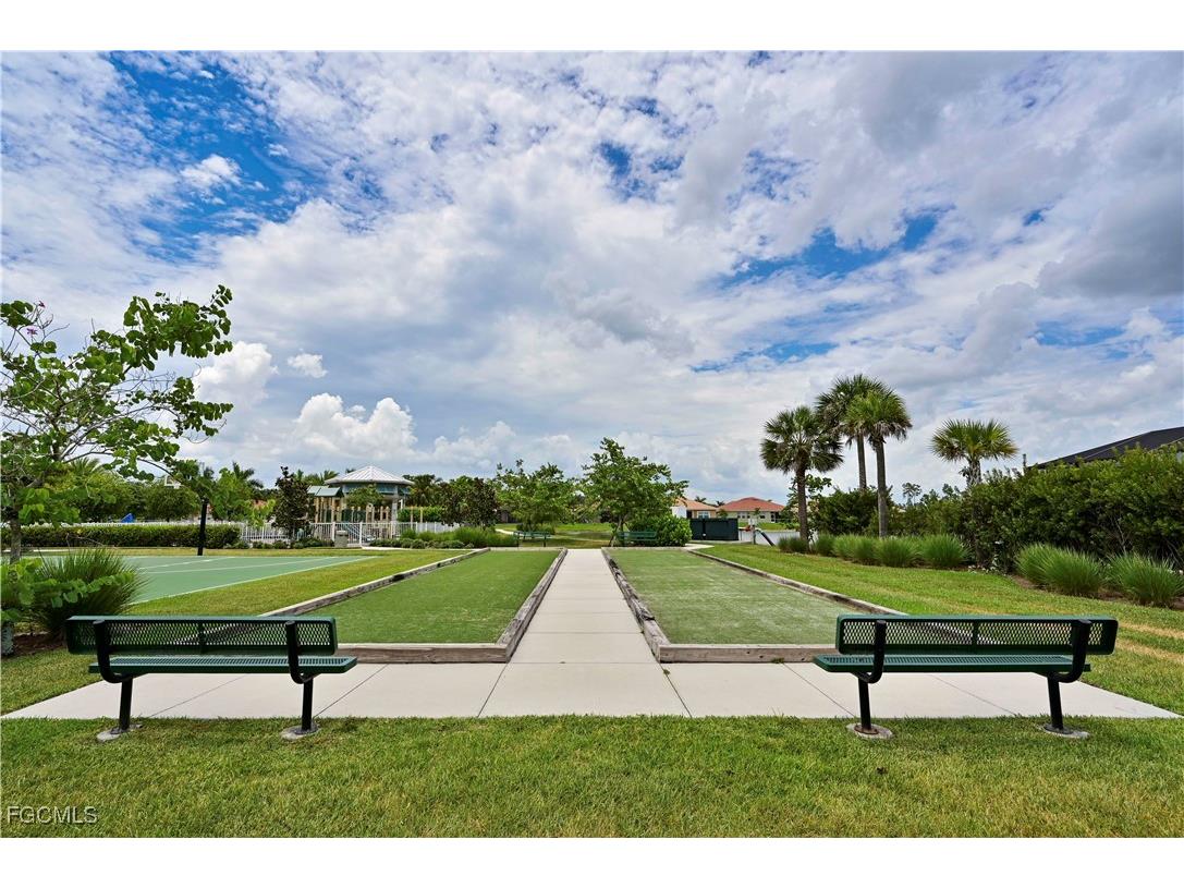 2916 Royal Gardens Avenue Fort Myers FL 33916 2025008671 image24