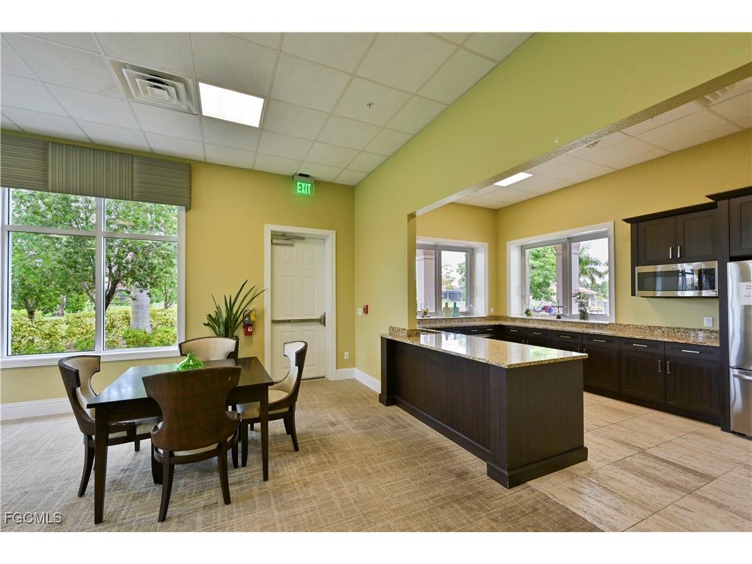 2916 Royal Gardens Avenue Fort Myers FL 33916 2025008671 image28