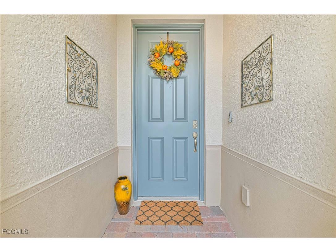 2916 Royal Gardens Avenue Fort Myers FL 33916 2025008671 image3