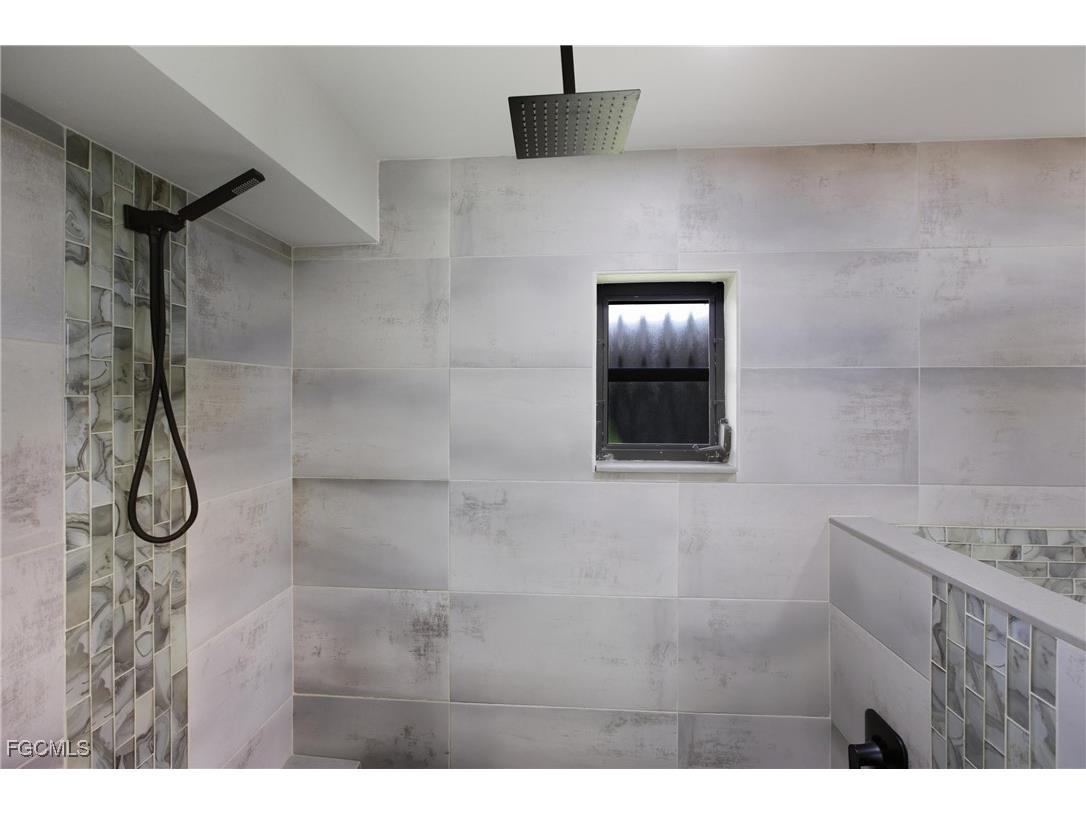 2916 SE 11th Avenue Cape Coral FL 33904 2025018561 image20