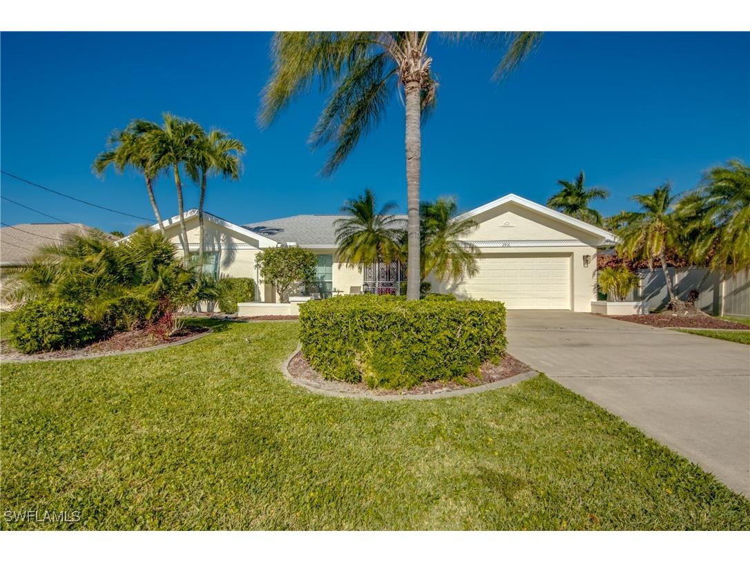 2916 SE 22nd Place Cape Coral FL 33904 224086040 image1