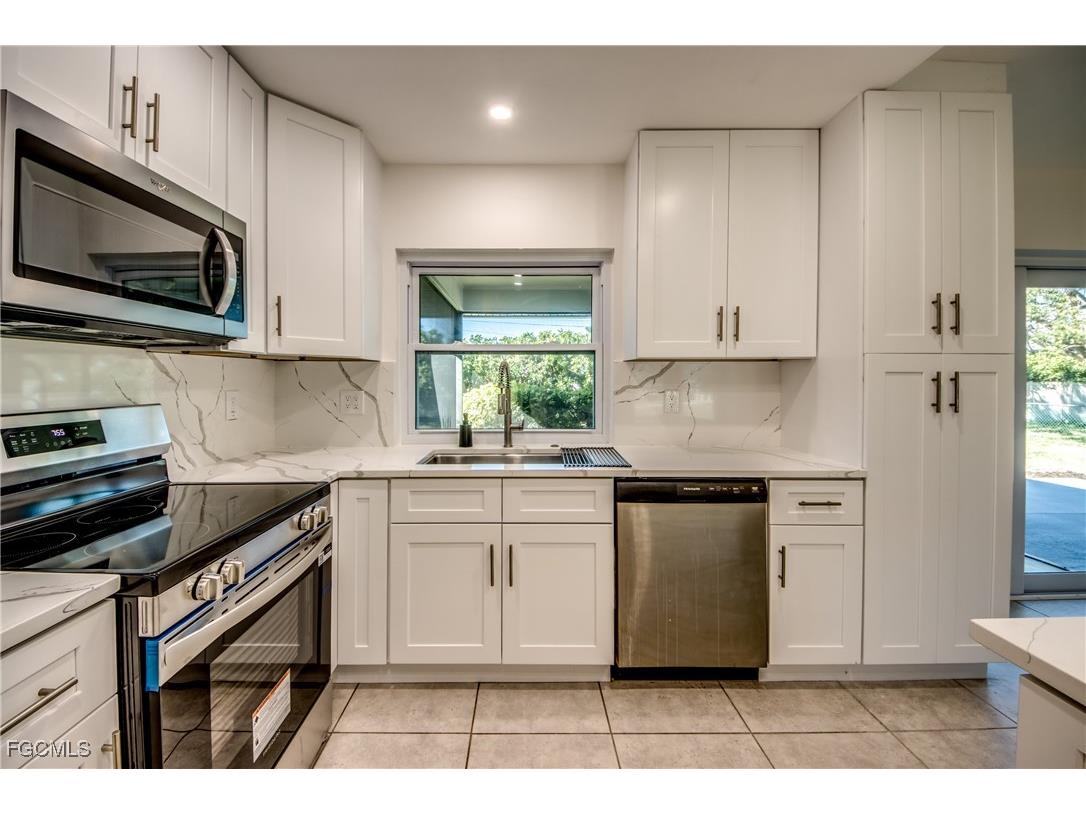 2916 SW 2nd Avenue Cape Coral FL 33914 2026002992 image12