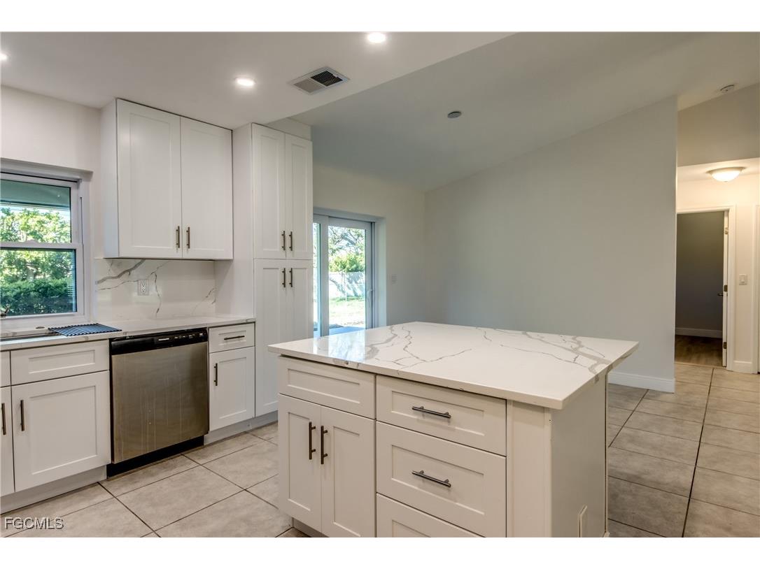 2916 SW 2nd Avenue Cape Coral FL 33914 2026002992 image13