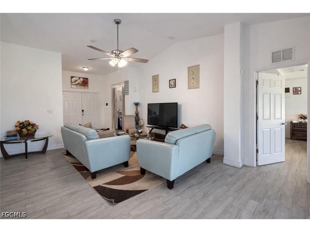 2917 12th Street SW Lehigh Acres FL 33976 2026015947 image2