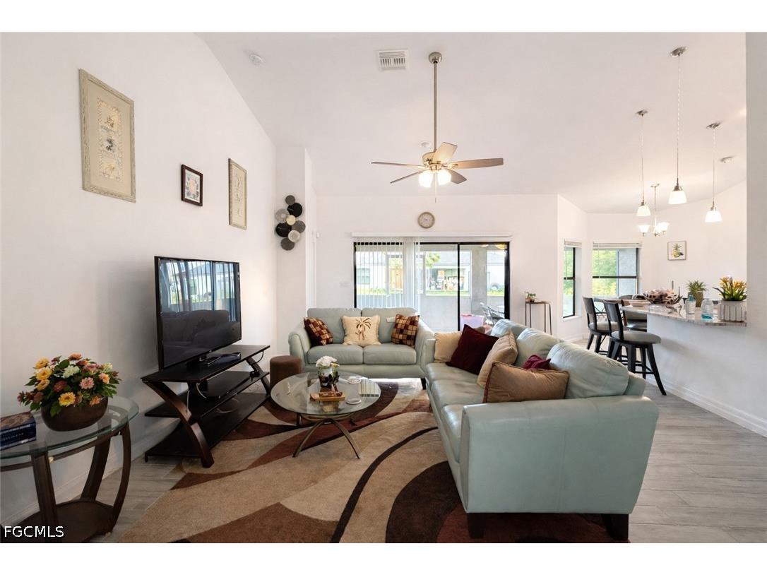 2917 12th Street SW Lehigh Acres FL 33976 2026015947 image3