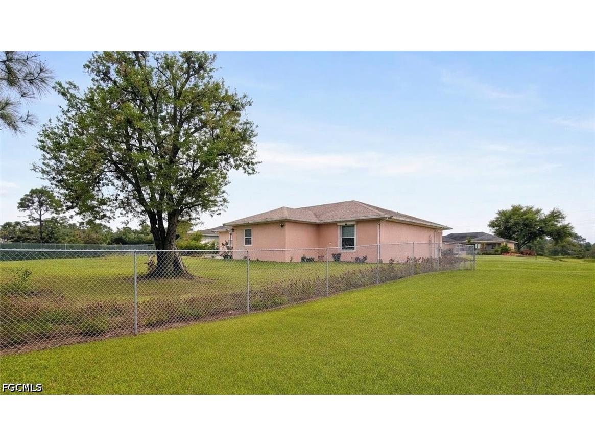 2918 44th Street W Lehigh Acres FL 33971 2026016024 image2