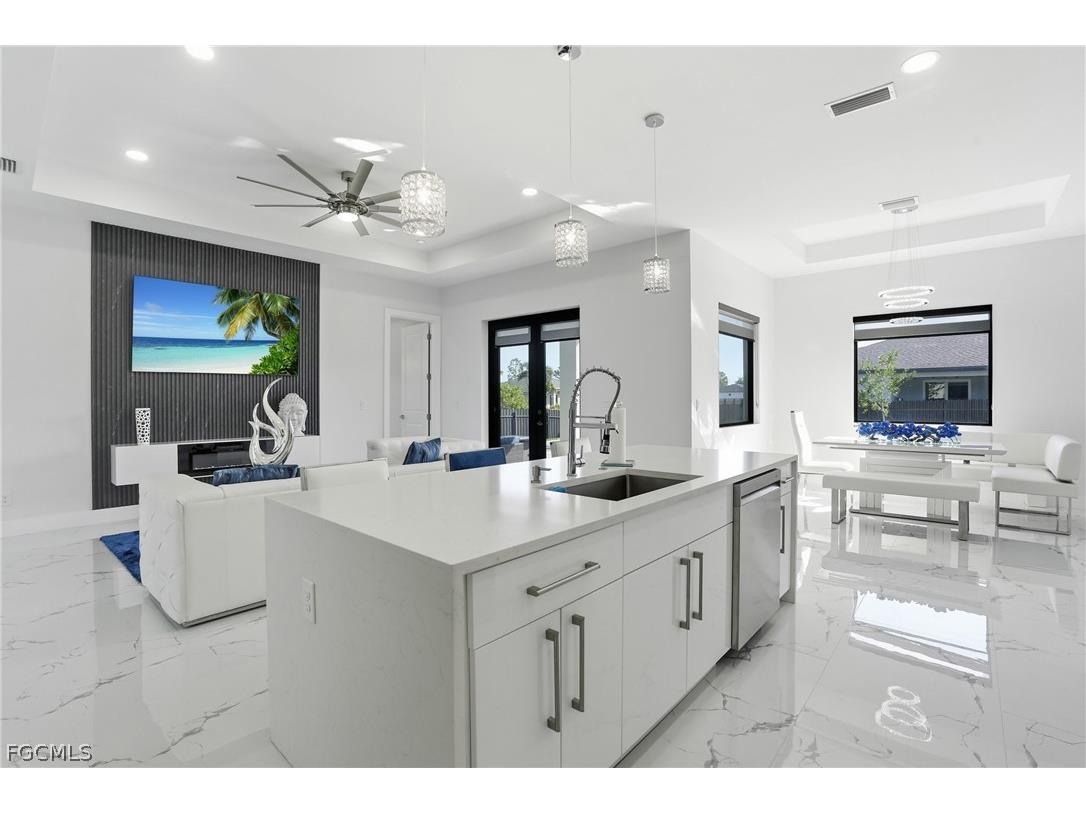 2919 El Dorado Boulevard N Cape Coral FL 33993 2026011021 image8