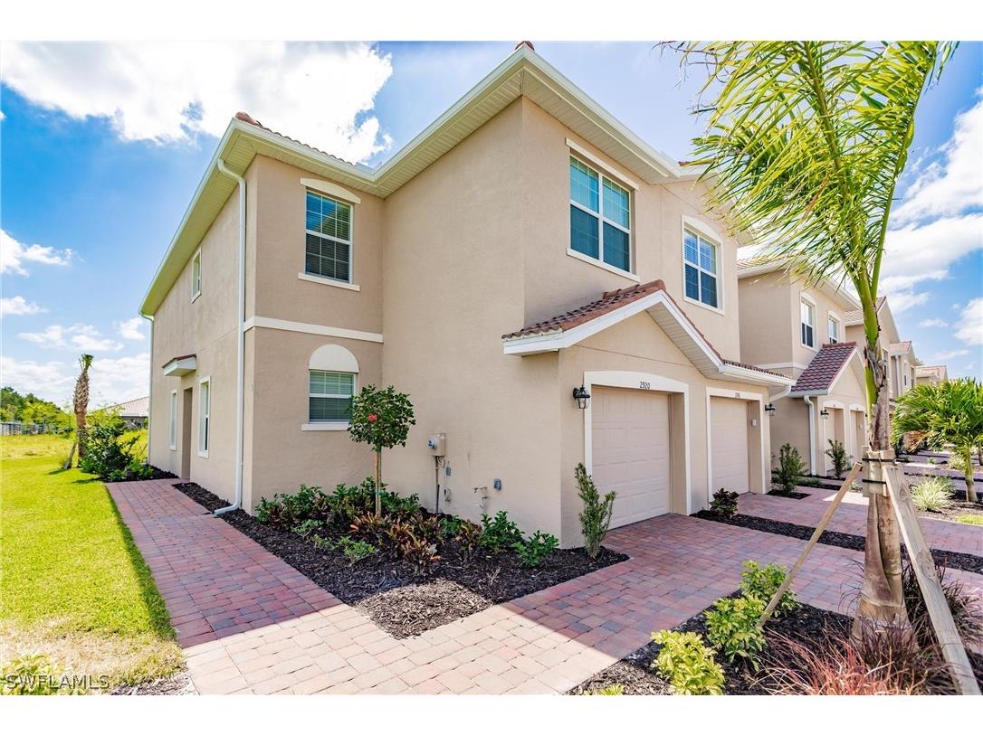 2920 Blossom Way Naples FL 34120 224038658 image1