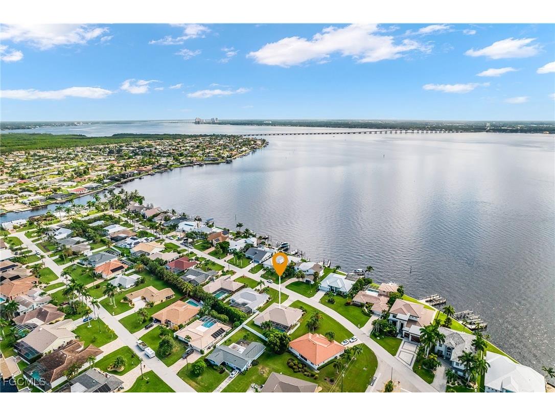 2920 SE 22nd Place Cape Coral FL 33904 2025009025 image1
