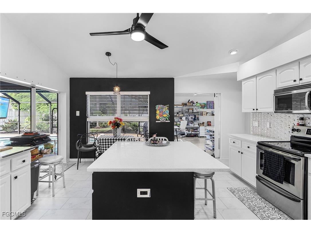 2920 SE 22nd Place Cape Coral FL 33904 2025009025 image12