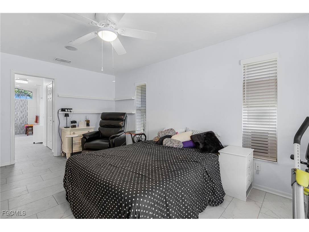 2920 SE 22nd Place Cape Coral FL 33904 2025009025 image15