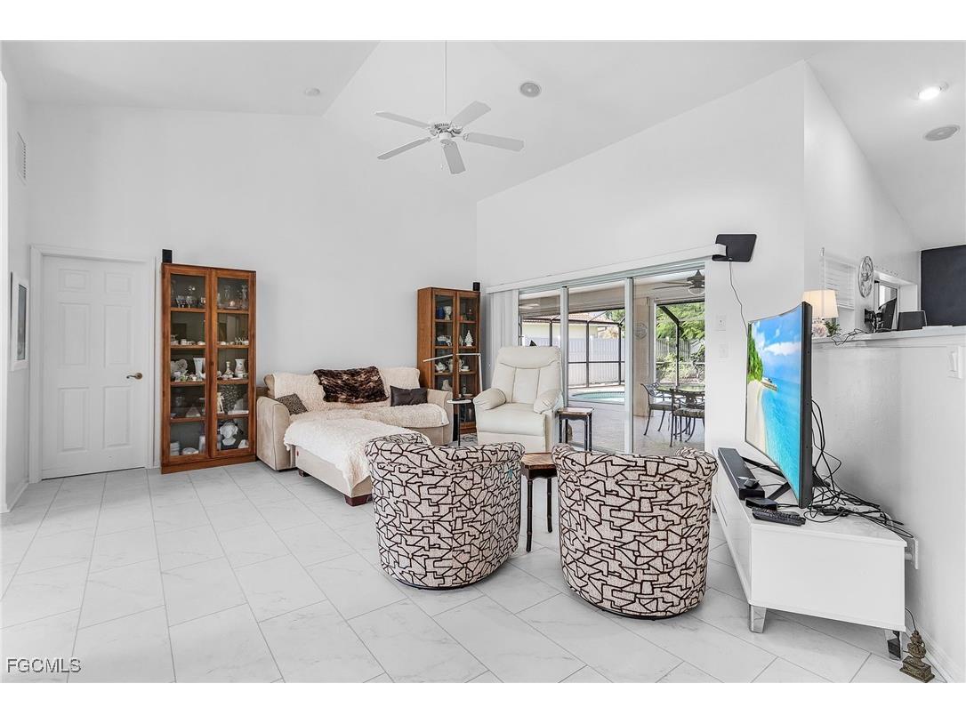 2920 SE 22nd Place Cape Coral FL 33904 2025009025 image6