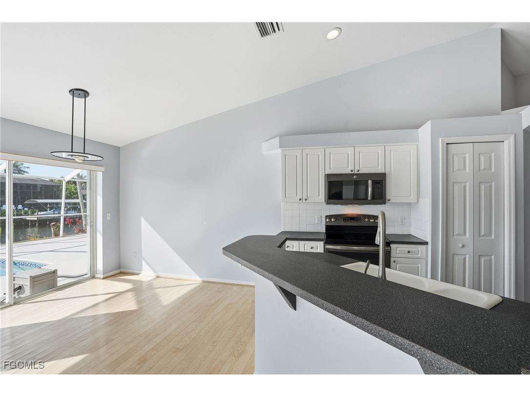 2920 SW 39th Terrace Cape Coral FL 33914 2026001136 image13
