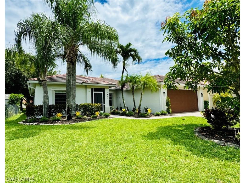2921 Inlet Cove Lane E Naples FL 34120 224041375 image1