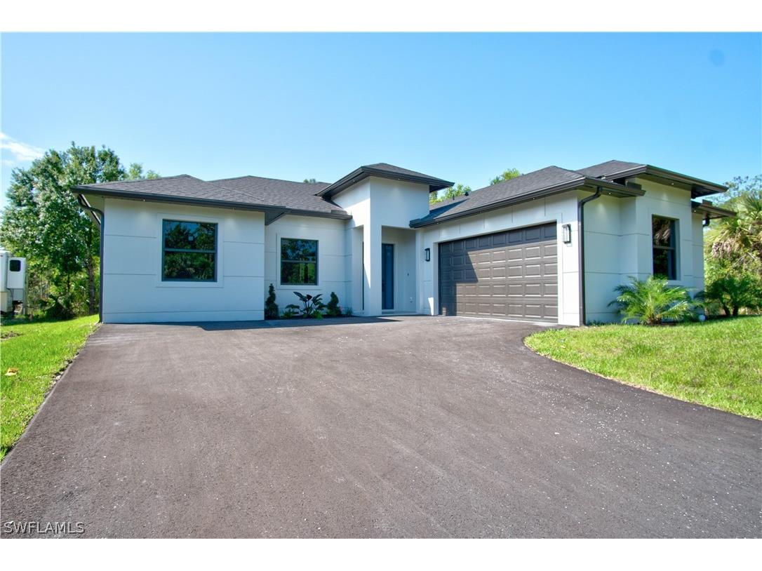 2922 4th Avenue SE Naples FL 34117 224028257 image1