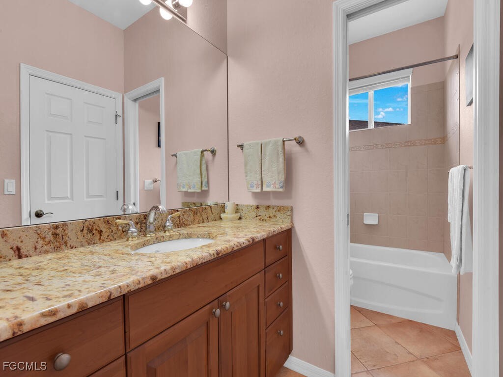 2922 NW 19th Street Cape Coral FL 33993 2025012260 image24