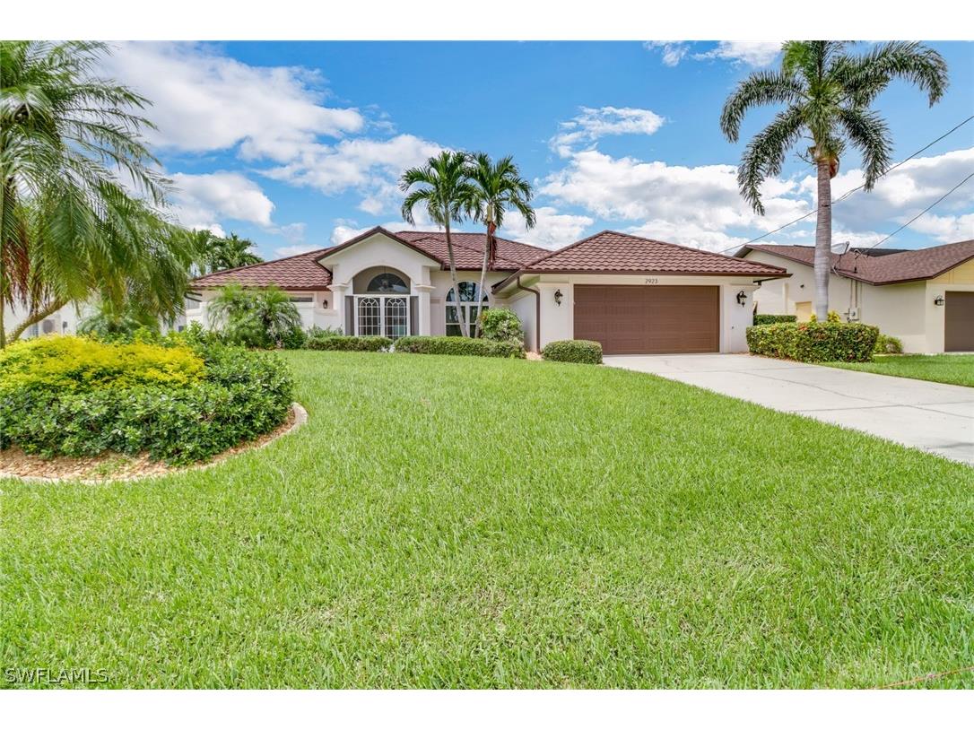 2923 SW 39th Terrace Cape Coral FL 33914 224052267 image1