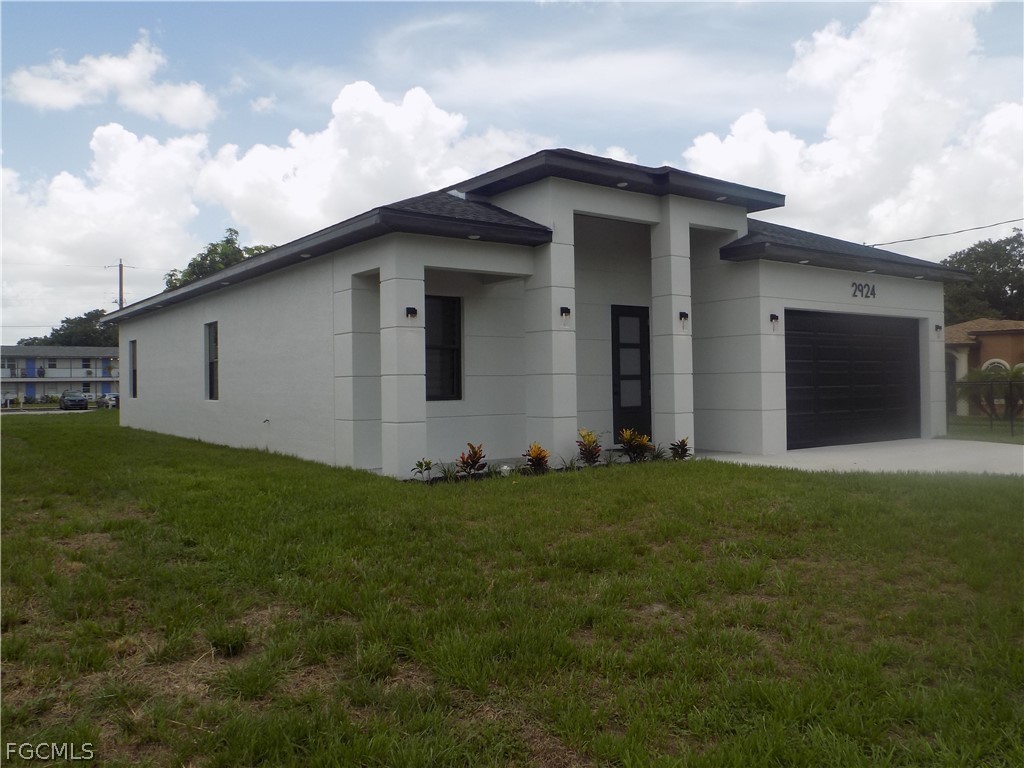2924 Dunbar Avenue Fort Myers FL 33916 2026007747 image1