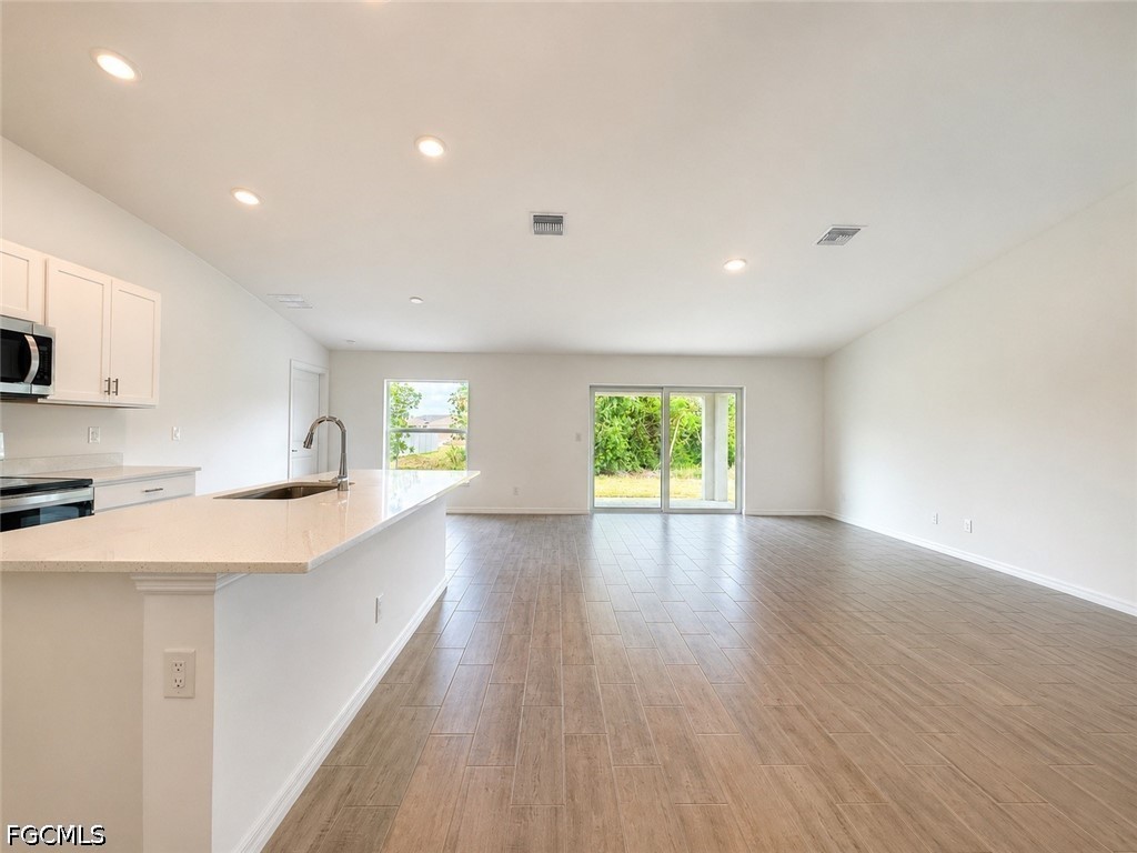 2925 NE 6th Avenue Cape Coral FL 33909 2026023209 image5