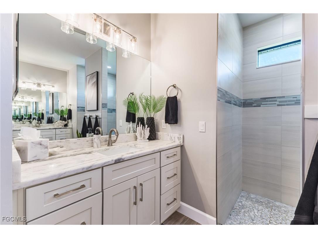 2926 Miracle Parkway Cape Coral FL 33914 2025021069 image41