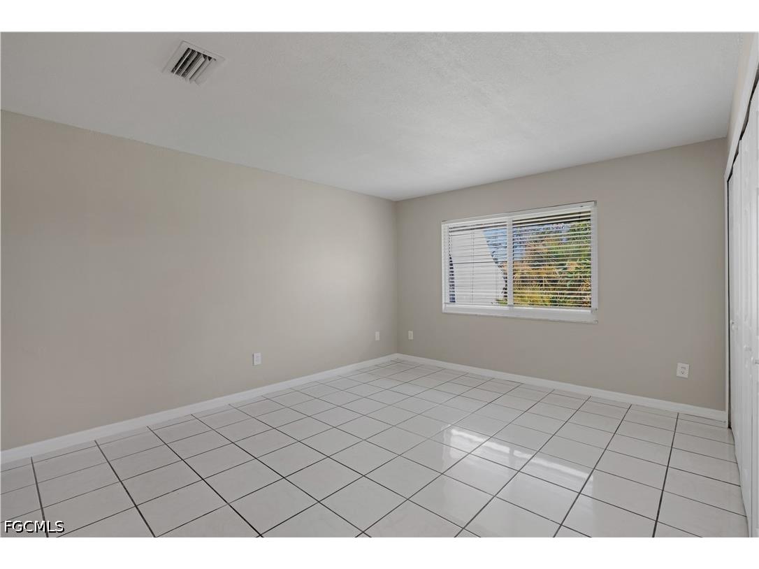 2927 SE 15th Place #4 Cape Coral FL 33904 2026024668 image3