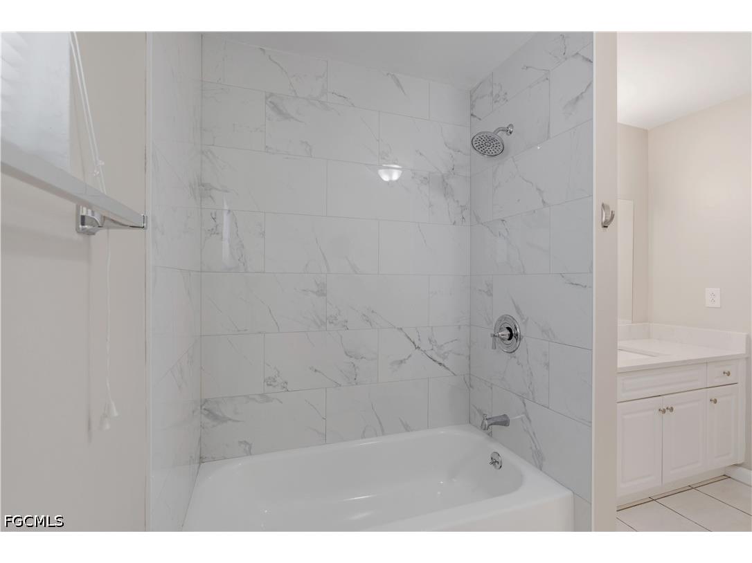 2927 SE 15th Place #4 Cape Coral FL 33904 2026024668 image6